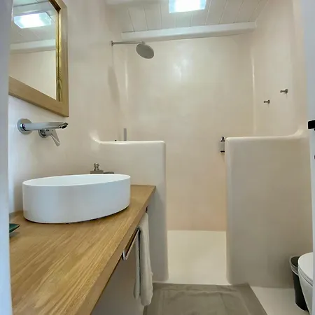 Rhea Elia * Ftelia (Mykonos)