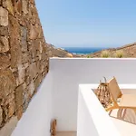 Rhea Elia Φτελιά