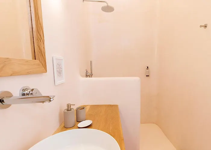 Rhea Elia פטליה